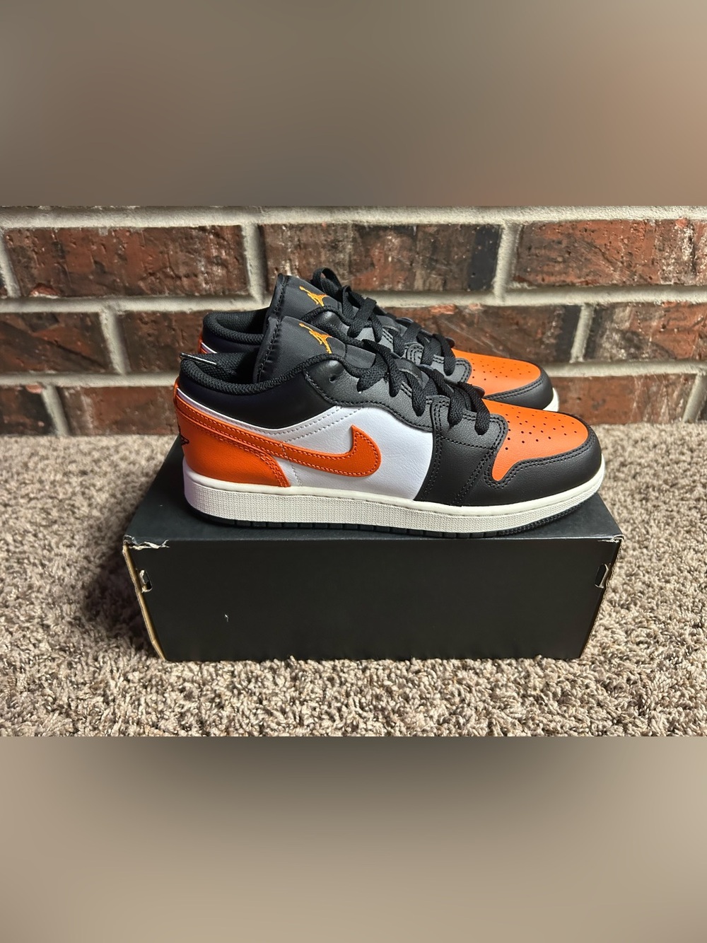 Nike Jordan Kids Orange Black White Low-Top Sneakers size 7 NEVER WORN